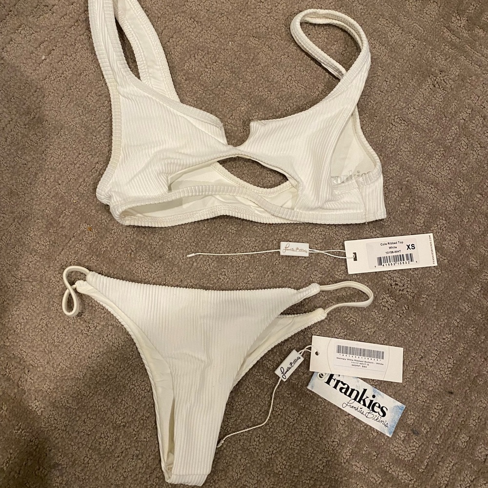 Frankie’s Bikinis Cole Top (XS) and Willa Bottoms (S) White